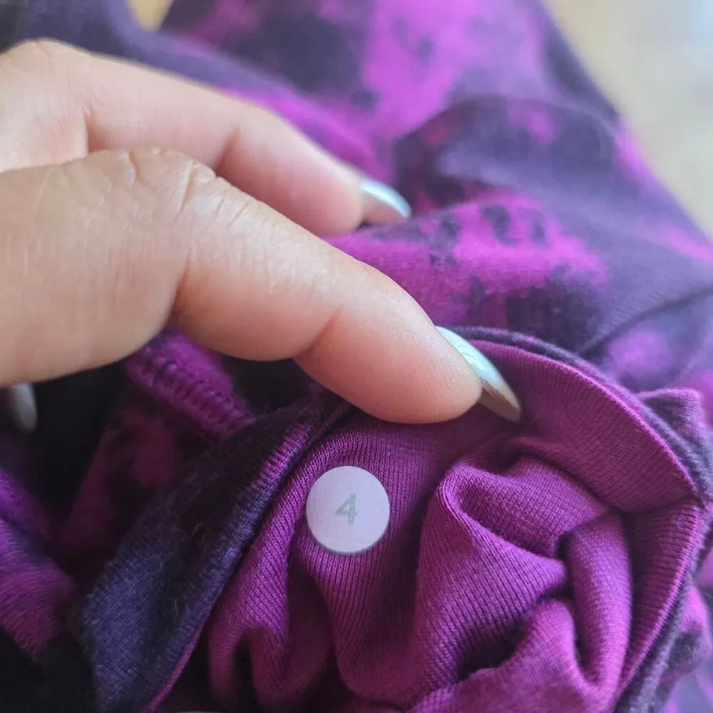 Lululemon womens Sz 4 purple tie dye crop leggings